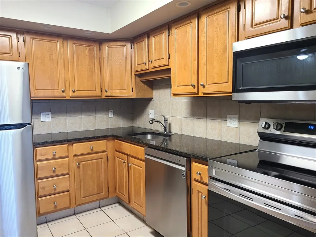 1 bed, 1 bath apartment for rent at 576 Washington St Unit 202, Weymouth — photo 8 of 19