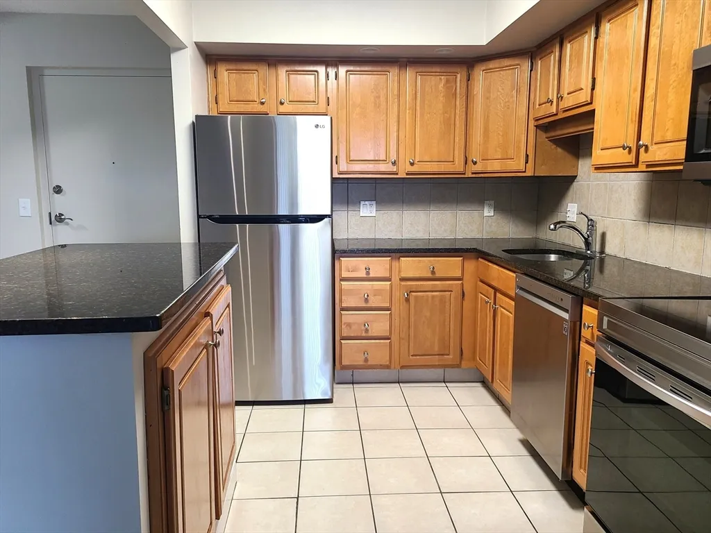 1 bed, 1 bath apartment for rent at 576 Washington St Unit 202, Weymouth — photo 9 of 19