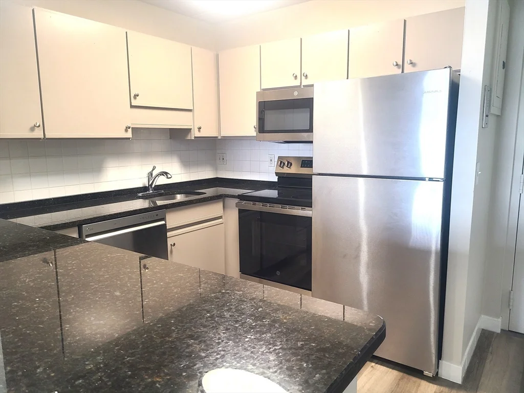 1 bed, 1 bath apartment for rent at 576 Washington St Unit 306, Weymouth — photo 12 of 17