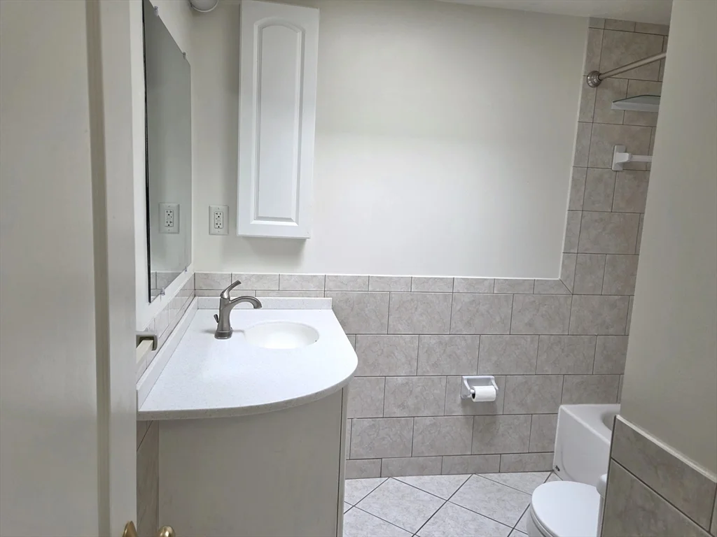 1 bed, 1 bath apartment for rent at 576 Washington St Unit 404, Weymouth — photo 16 of 19