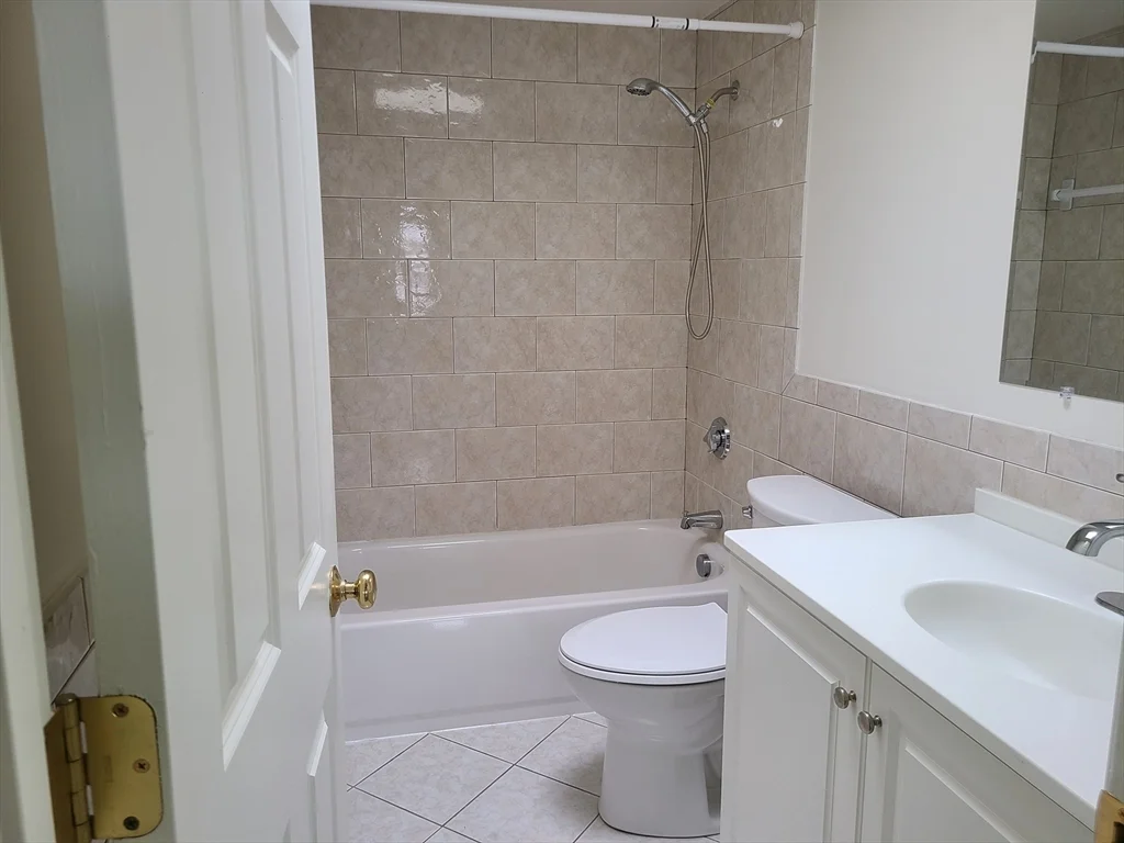 1 bed, 1 bath apartment for rent at 576 Washington St Unit 405, Weymouth — photo 16 of 18