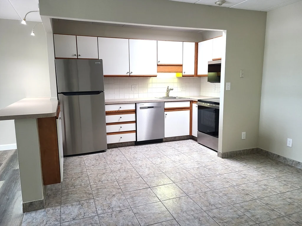 1 bed, 1 bath apartment for rent at 576 Washington St Unit 410, Weymouth — photo 5 of 15