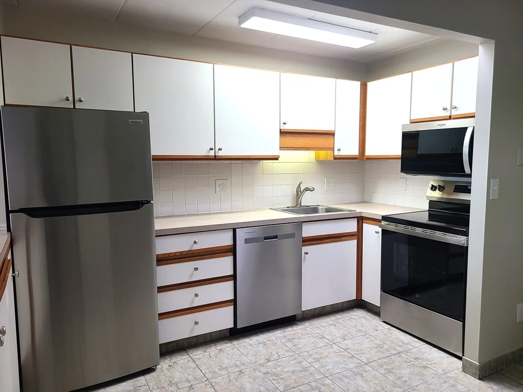 1 bed, 1 bath apartment for rent at 576 Washington St Unit 410, Weymouth — photo 6 of 15