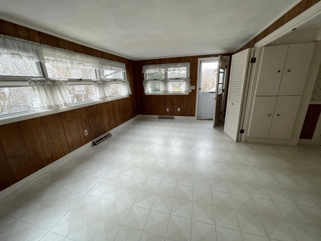 4 bed, 1 bath apartment for rent at 577 Grove St, Newton — photo 7 of 12