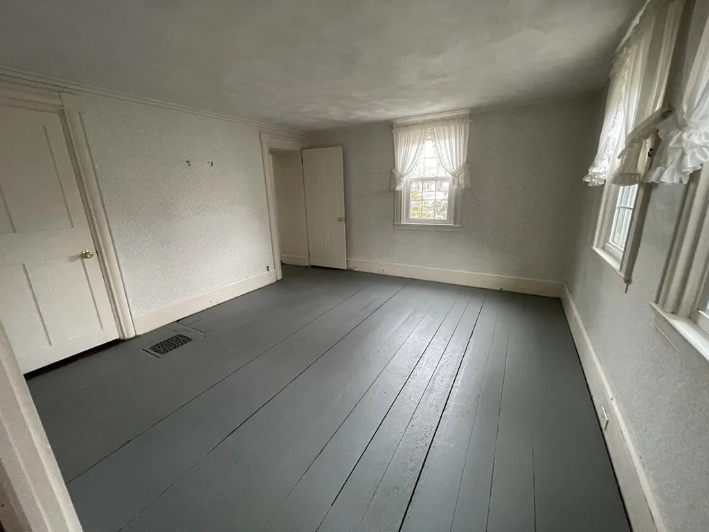 4 bed, 1 bath apartment for rent at 577 Grove St, Newton — photo 9 of 12