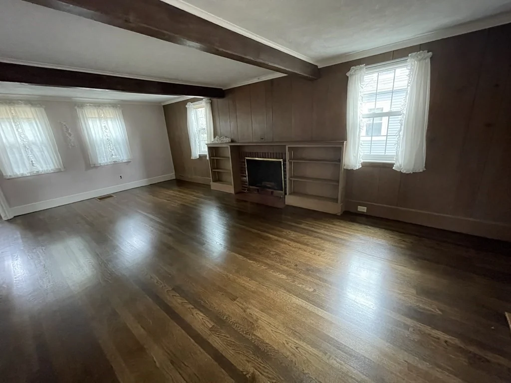 4 bed, 1 bath apartment for rent at 577 Grove St, Newton — photo 4 of 12