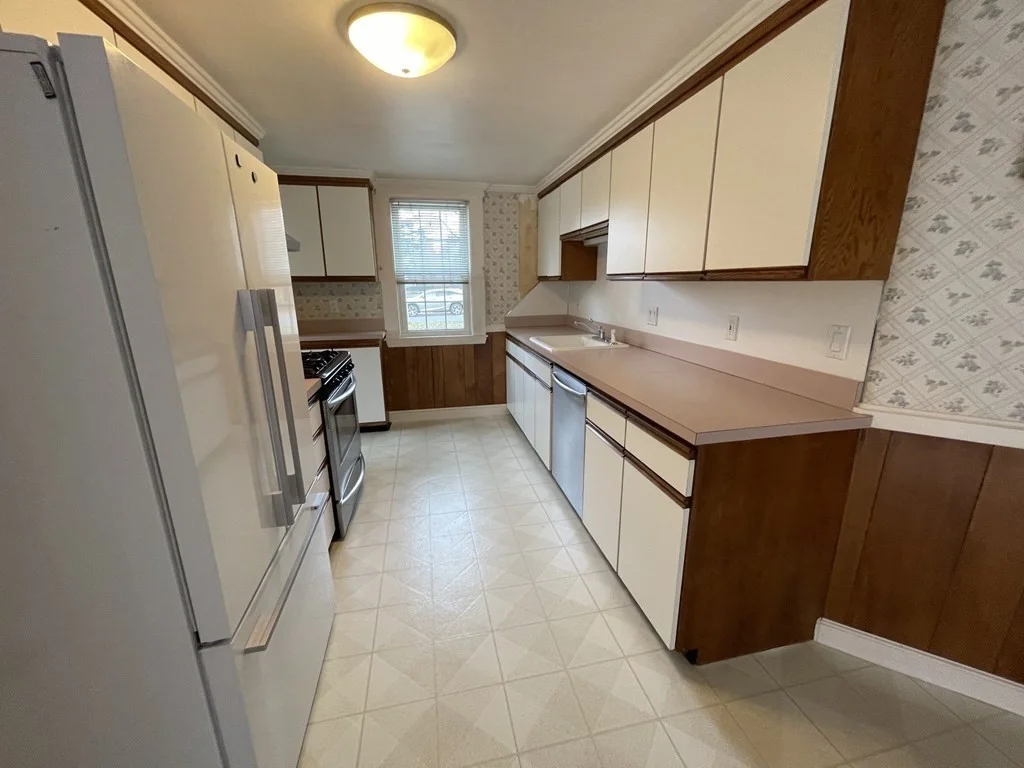 4 bed, 1 bath apartment for rent at 577 Grove St, Newton — photo 6 of 12