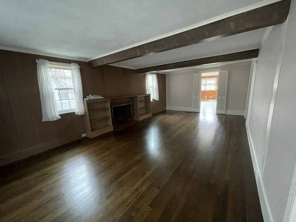 4 bed, 1 bath apartment for rent at 577 Grove St, Newton — photo 3 of 12