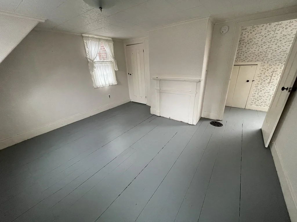 4 bed, 1 bath apartment for rent at 577 Grove St, Newton — photo 10 of 12