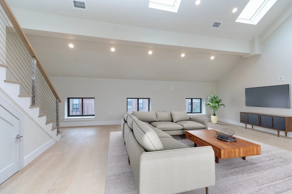 3 bed, 2 bath apartment for rent at 577 Mass Unit PH, South End — photo 3 of 15