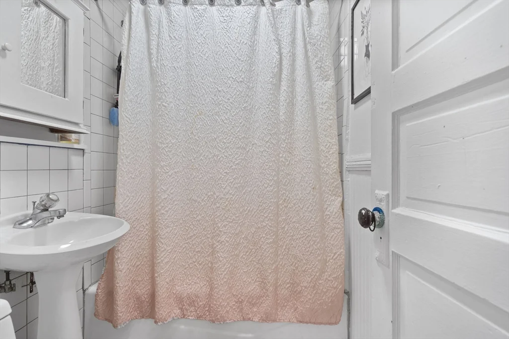 2 bed, 1 bath apartment for rent at 577 Tremont St Unit 2, South End — photo 8 of 10