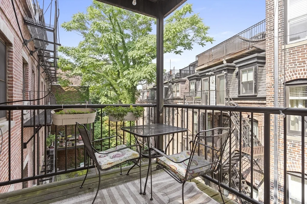 2 bed, 1 bath apartment for rent at 577 Tremont St Unit 2, South End — photo 10 of 10