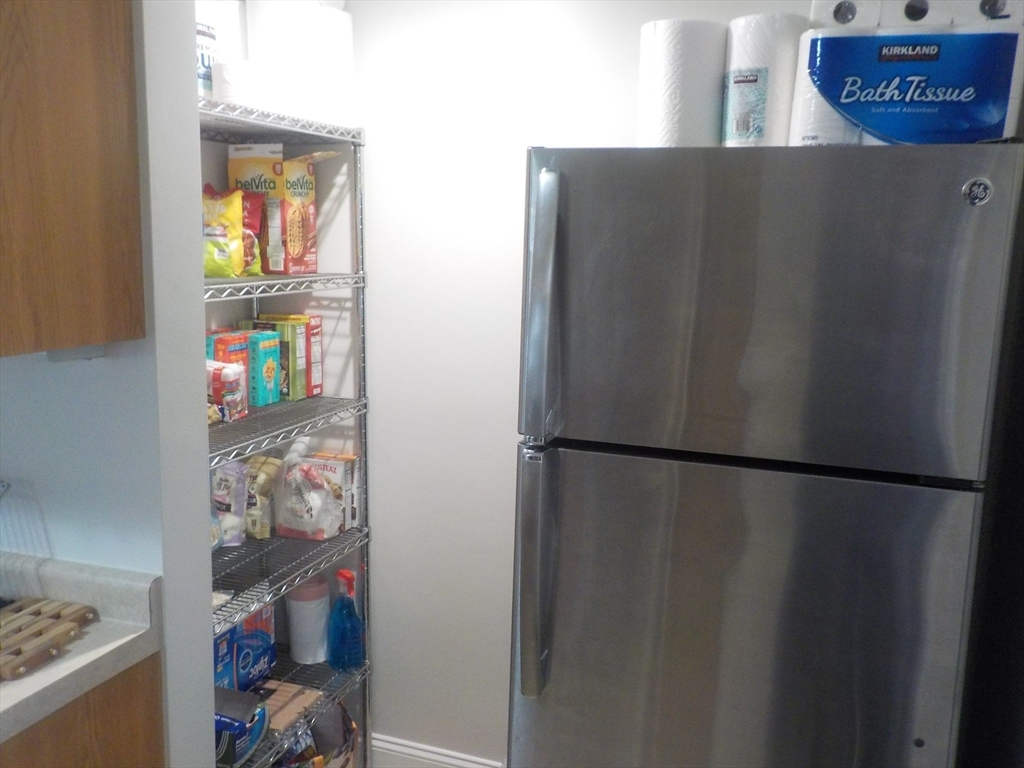 1 bed, 1 bath apartment for rent at 578 Trapelo Rd Unit 1st Floor, Belmont — photo 5 of 22
