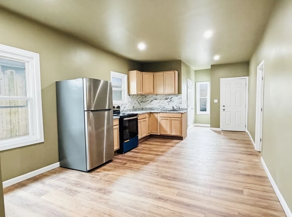 3 bed, 1 bath apartment for rent at 579 Bay St Unit 1R, Taunton — photo 5 of 12