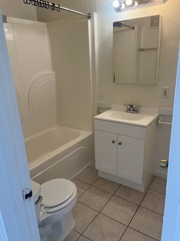 1 bed, 1 bath apartment for rent at 579 South Ave Unit 3, Whitman — photo 6 of 7