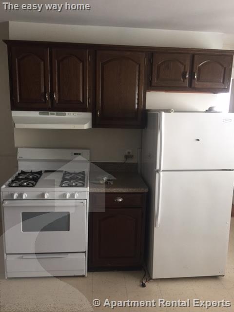 2 bed, 1 bath apartment for rent at 57A Bonair St Unit 1, Winter Hill — photo 6 of 9