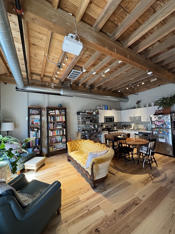 2 bed, 1 bath apartment for rent at 58 13th St Unit 212, Charlestown — photo 5 of 8