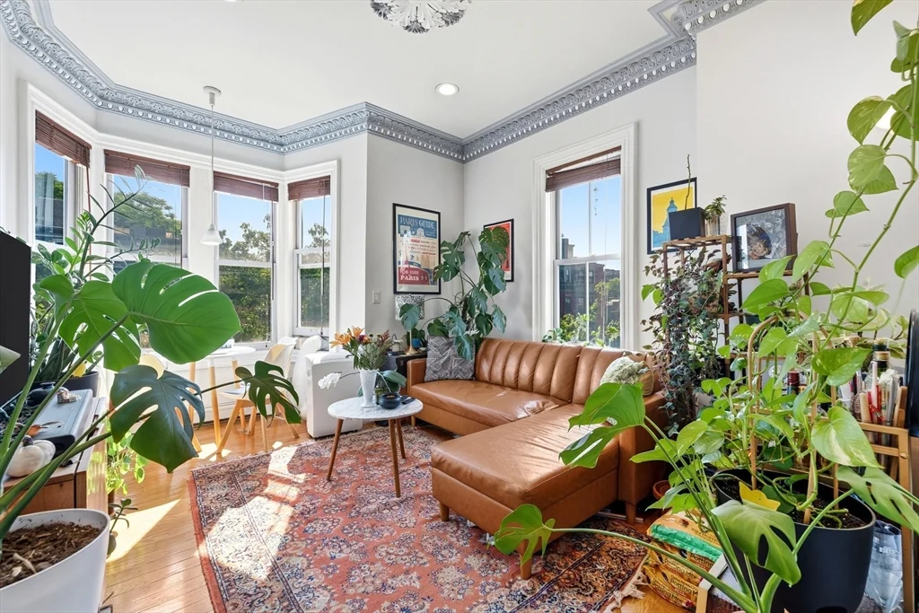 1 bed, 1 bath apartment for rent at 58-60 Clarendon St Unit 3, South End — photo 1 of 12