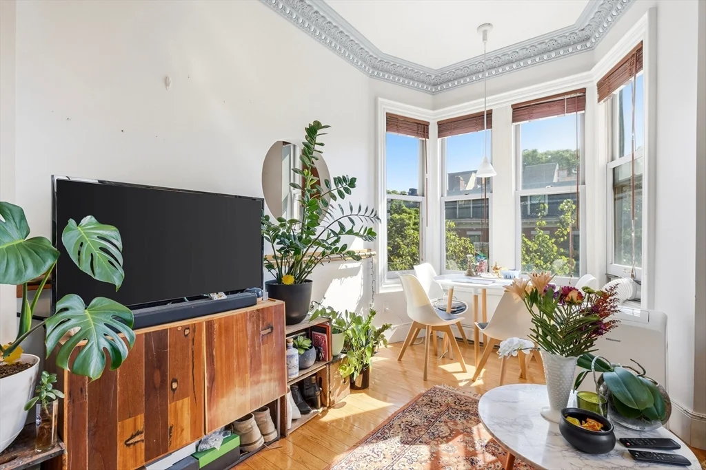 1 bed, 1 bath apartment for rent at 58-60 Clarendon St Unit 3, South End — photo 3 of 12