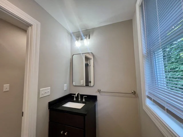 1 bed, 1 bath apartment for rent at 58-60 Mineral St Unit 58 C, Reading — photo 11 of 12
