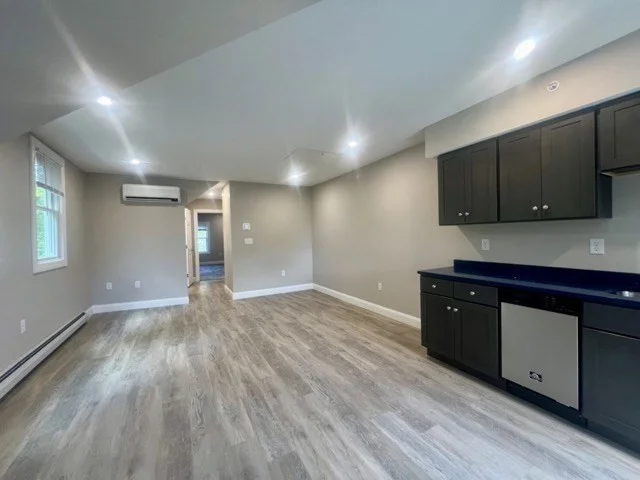 1 bed, 1 bath apartment for rent at 58-60 Mineral St Unit 58 C, Reading — photo 4 of 12