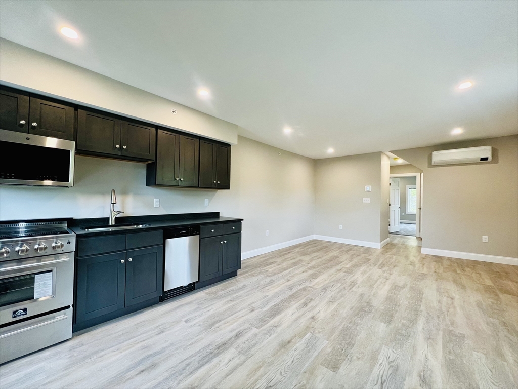 1 bed, 1 bath apartment for rent at 58-60 Mineral St Unit 60, Reading — photo 10 of 25