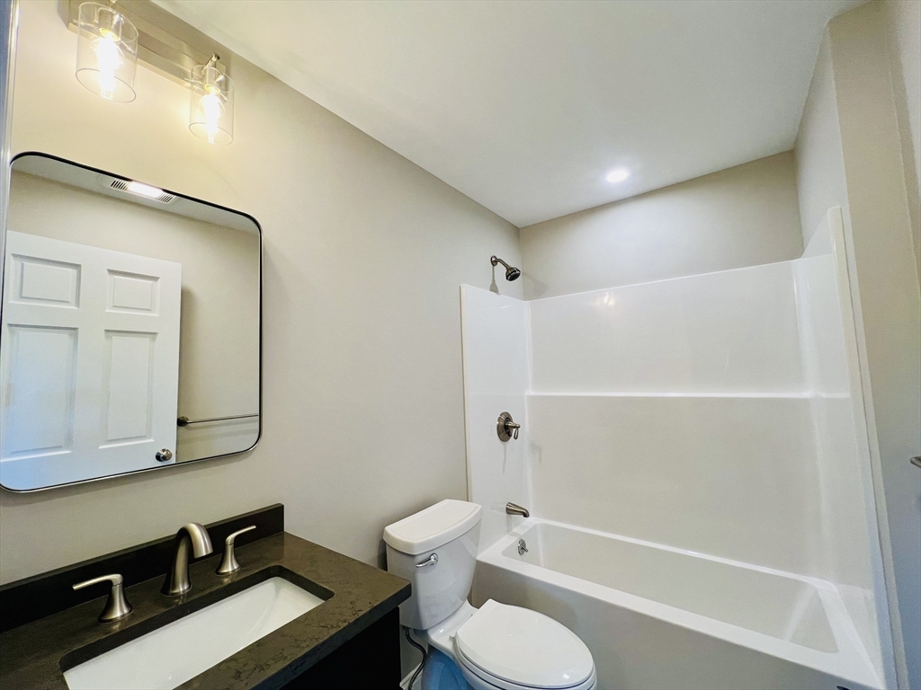 1 bed, 1 bath apartment for rent at 58-60 Mineral St Unit 60, Reading — photo 17 of 25