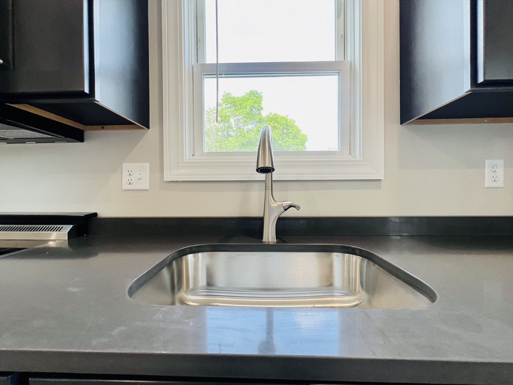 1 bed, 1 bath apartment for rent at 58-60 Mineral St Unit 60, Reading — photo 9 of 25