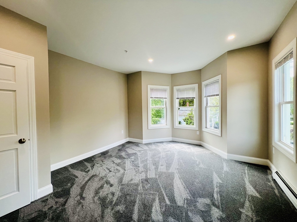 1 bed, 1 bath apartment for rent at 58-60 Mineral St Unit 60, Reading — photo 14 of 25