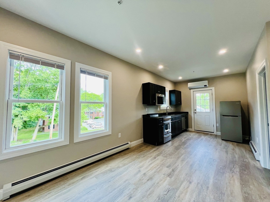 1 bed, 1 bath apartment for rent at 58-60 Mineral St Unit 60, Reading — photo 3 of 25