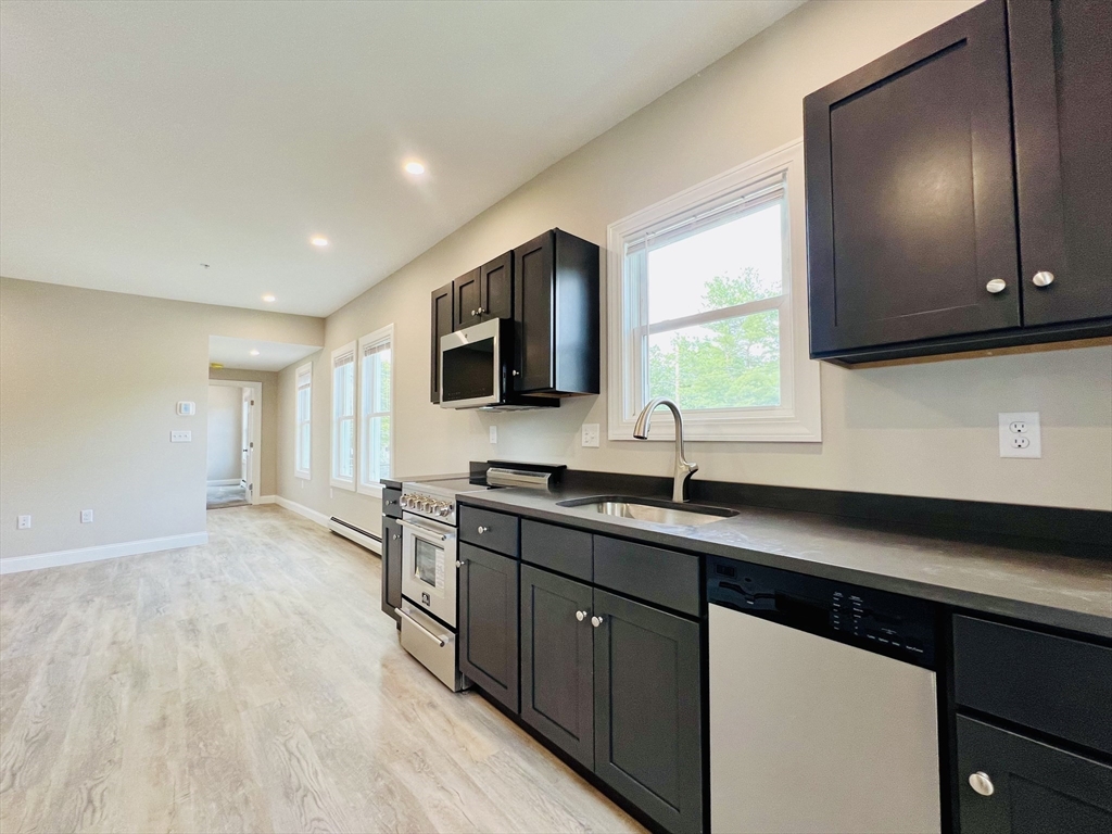 1 bed, 1 bath apartment for rent at 58-60 Mineral St Unit 60, Reading