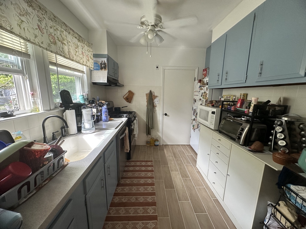 2 bed, 1 bath apartment for rent at 58-60 Palfrey St Unit 58, Watertown — photo 3 of 12