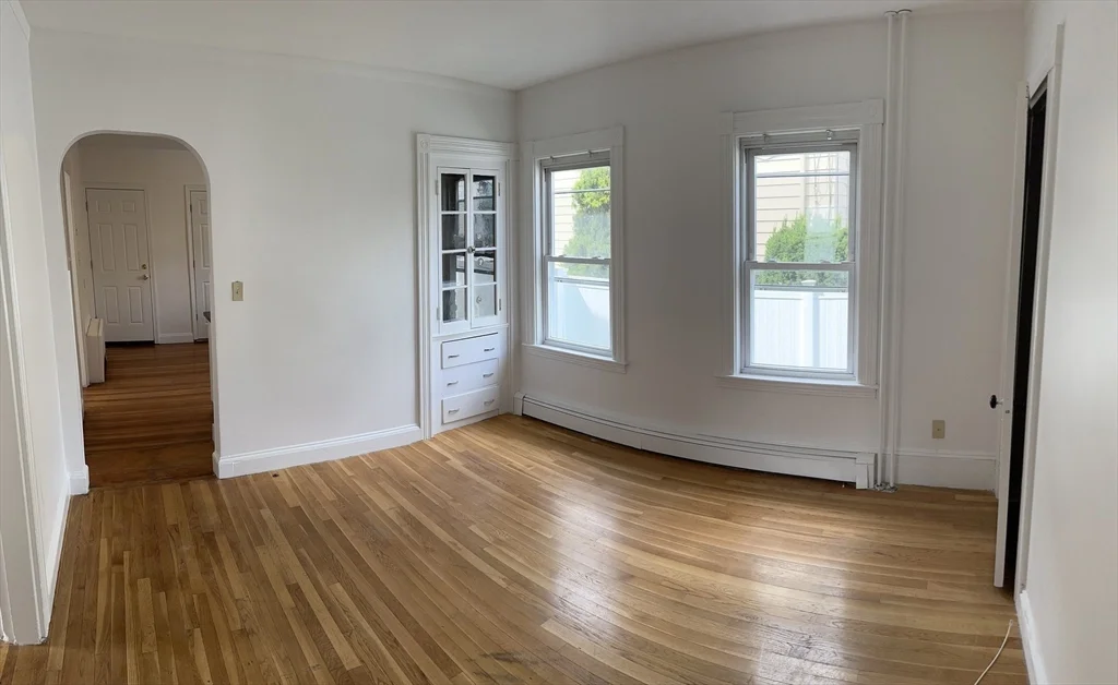 3 bed, 1 bath apartment for rent at 58-60 Waverly St Unit 1, Brighton — photo 6 of 12