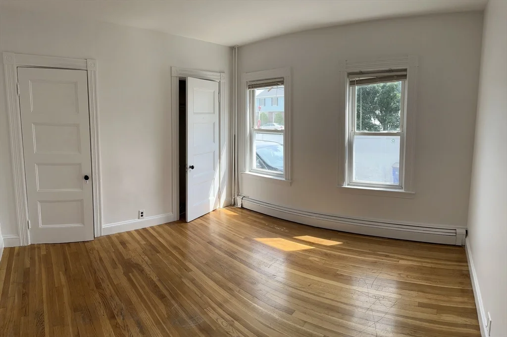 3 bed, 1 bath apartment for rent at 58-60 Waverly St Unit 1, Brighton — photo 4 of 12