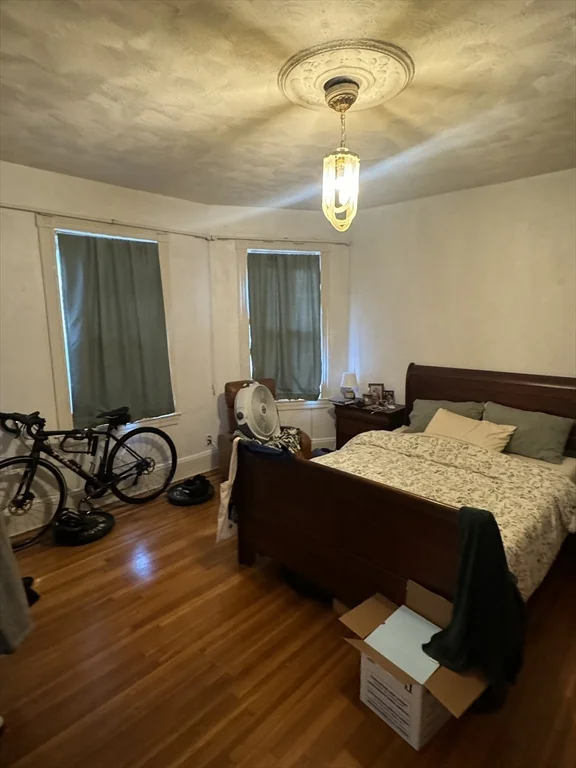 4 bed, 2 bath apartment for rent at 58 Aspinwall Ave Unit 1, Coolidge Corner — photo 5 of 20