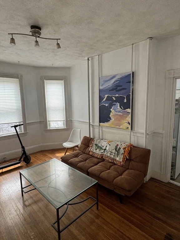 4 bed, 2 bath apartment for rent at 58 Aspinwall Ave Unit 1, Coolidge Corner — photo 4 of 20