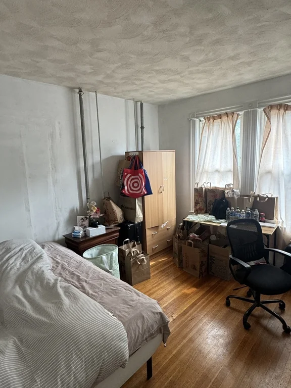 4 bed, 2 bath apartment for rent at 58 Aspinwall Ave Unit 1, Coolidge Corner — photo 9 of 20