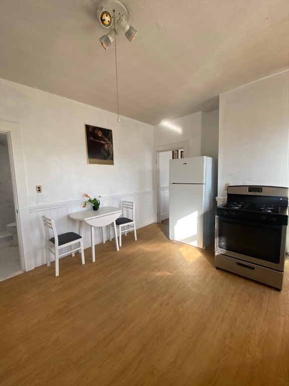 4 bed, 2 bath apartment for rent at 58 Aspinwall Ave Unit 3, Brookline — photo 2 of 10