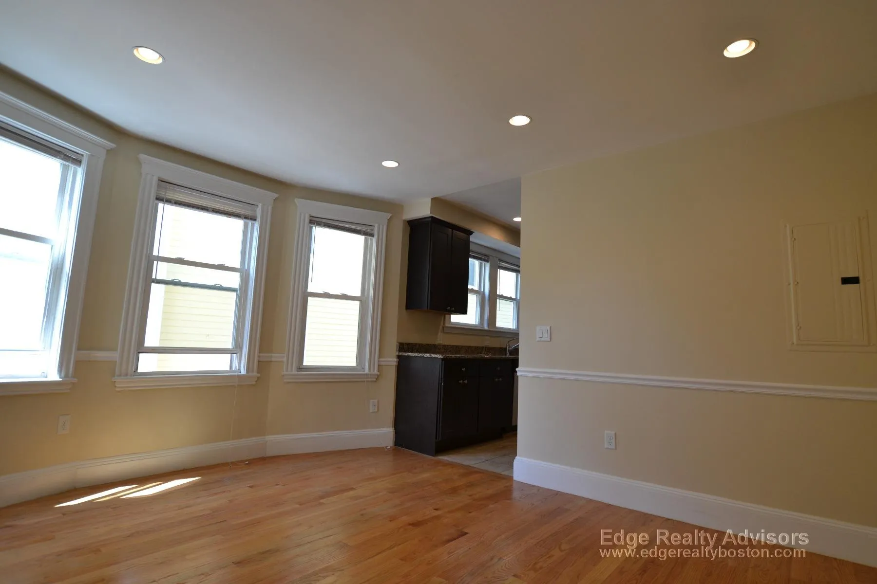3 bed, 2 bath apartment for rent at 58 Atkins St Unit 2, Oak Square — photo 7 of 7