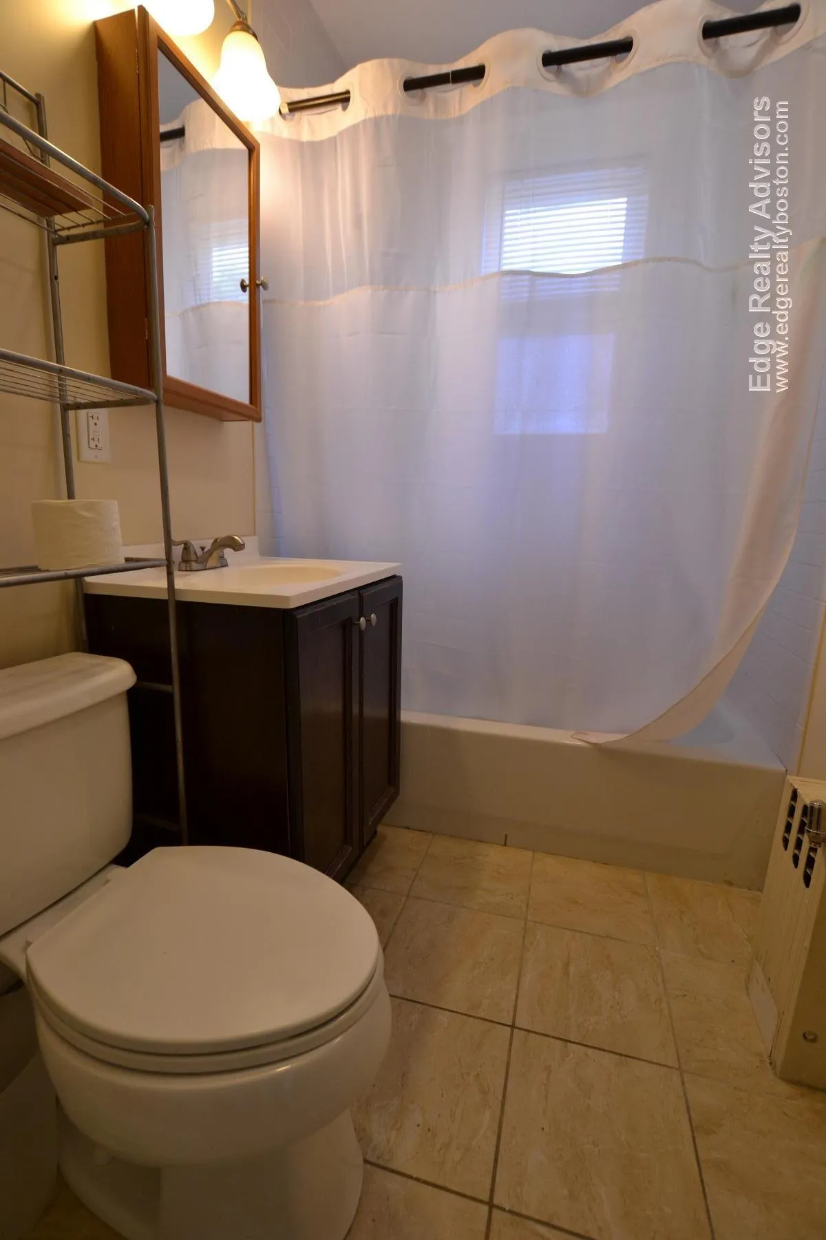 3 bed, 2 bath apartment for rent at 58 Atkins St Unit 2, Oak Square — photo 6 of 7