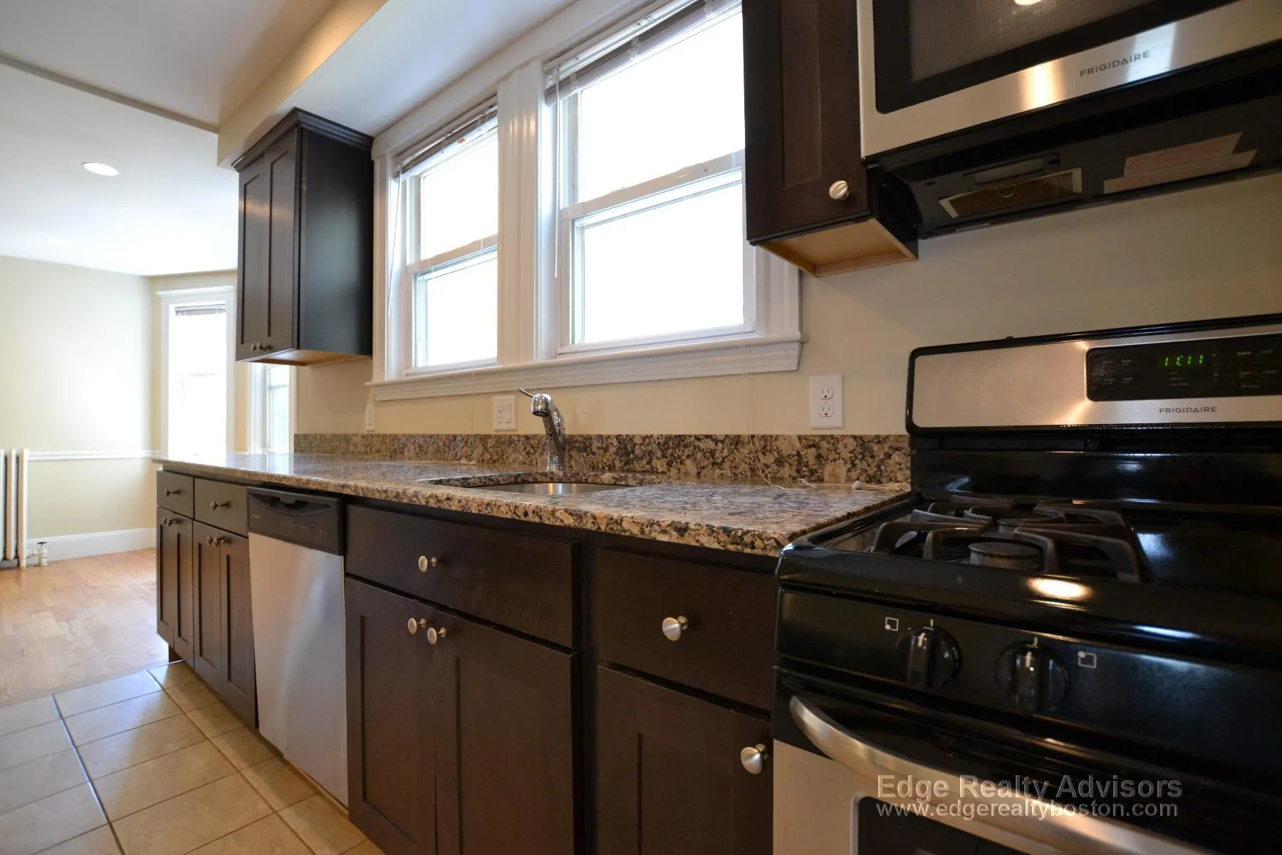 3 bed, 2 bath apartment for rent at 58 Atkins St Unit 2, Oak Square