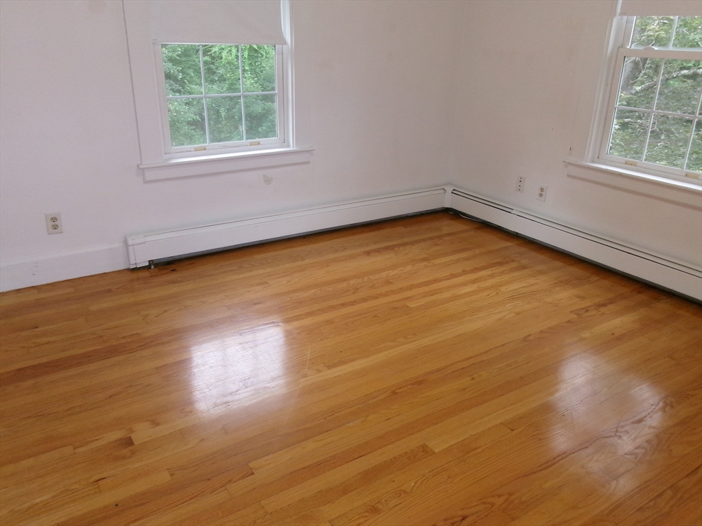 3 bed, 1 bath apartment for rent at 58 Bancroft Park Unit 58, Hopedale — photo 8 of 10