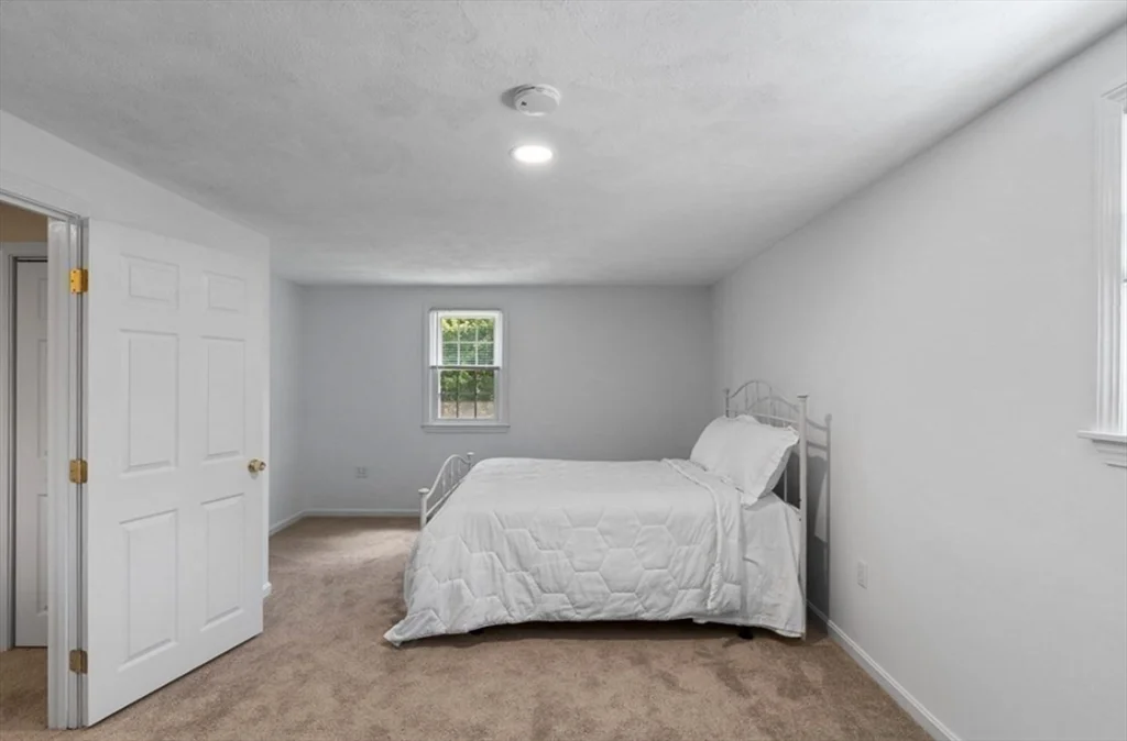 4 bed, 2 bath apartment for rent at 58 Brandon St, Billerica — photo 20 of 26