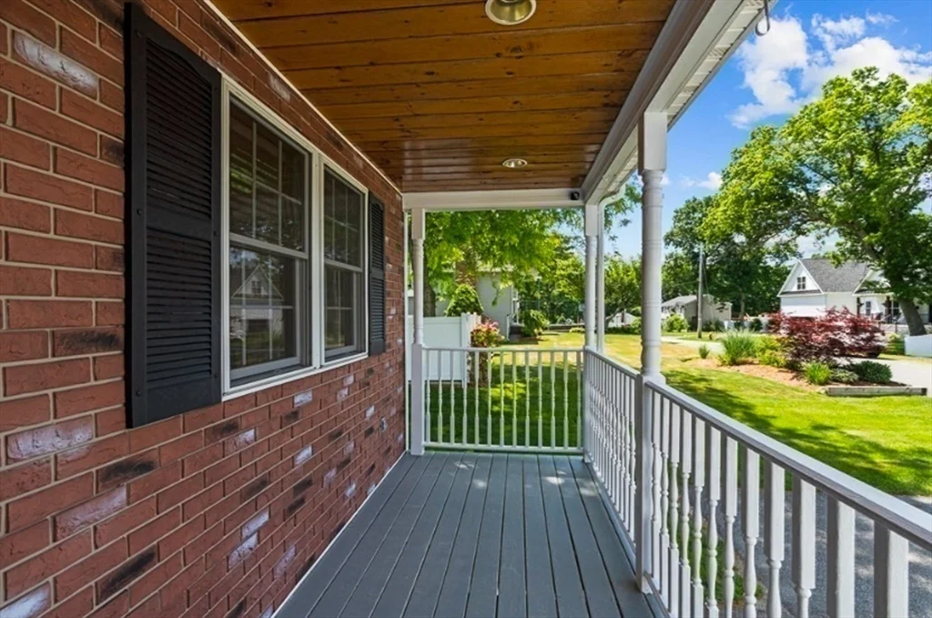 4 bed, 2 bath apartment for rent at 58 Brandon St, Billerica — photo 4 of 26