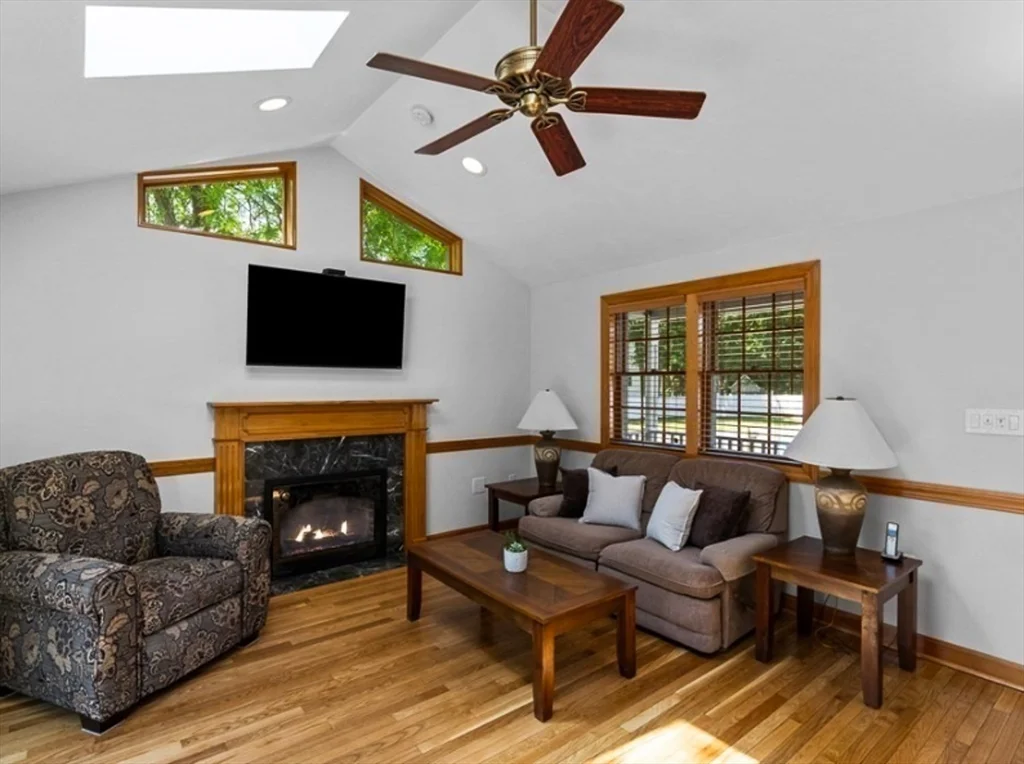4 bed, 2 bath apartment for rent at 58 Brandon St, Billerica — photo 11 of 26