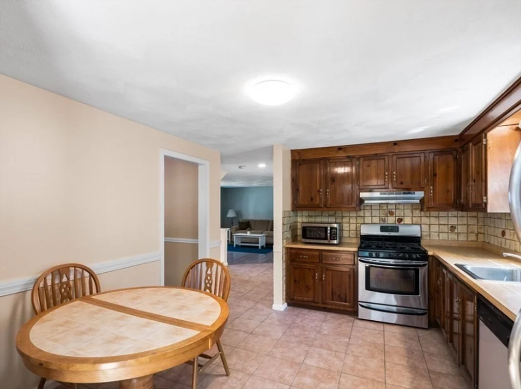4 bed, 2 bath apartment for rent at 58 Brandon St, Billerica — photo 10 of 26