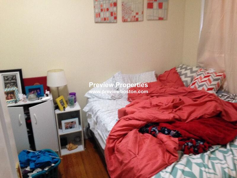 3 bed, 1 bath apartment for rent at 58 Brock St Unit 2P, Brighton — photo 4 of 4