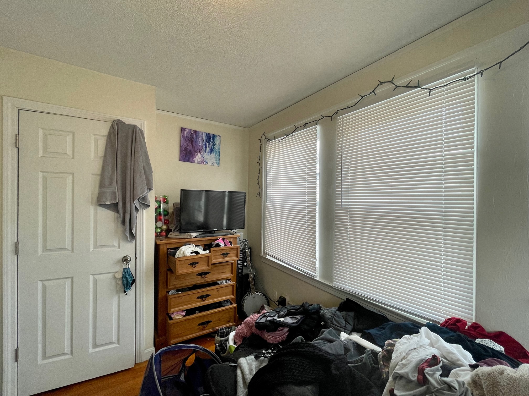 3 bed, 1 bath apartment for rent at 58 Brock St Unit 3, Oak Square — photo 10 of 12