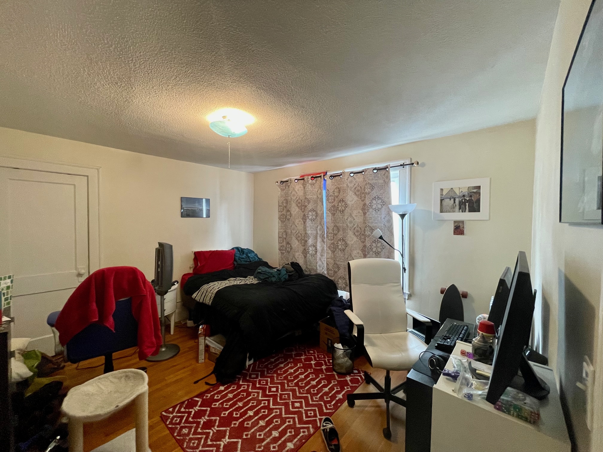 3 bed, 1 bath apartment for rent at 58 Brock St Unit 3, Oak Square — photo 8 of 12