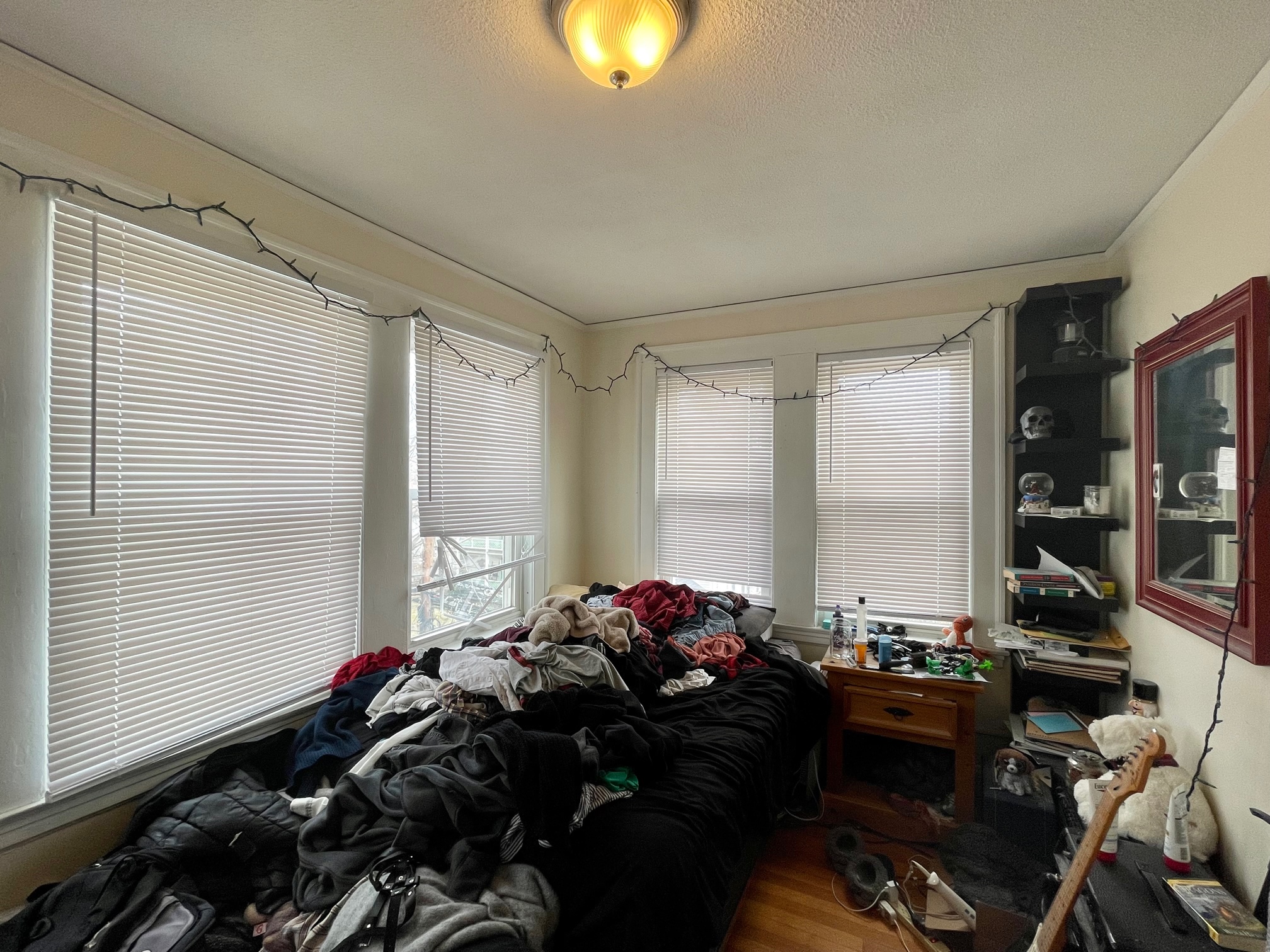3 bed, 1 bath apartment for rent at 58 Brock St Unit 3, Oak Square — photo 9 of 12